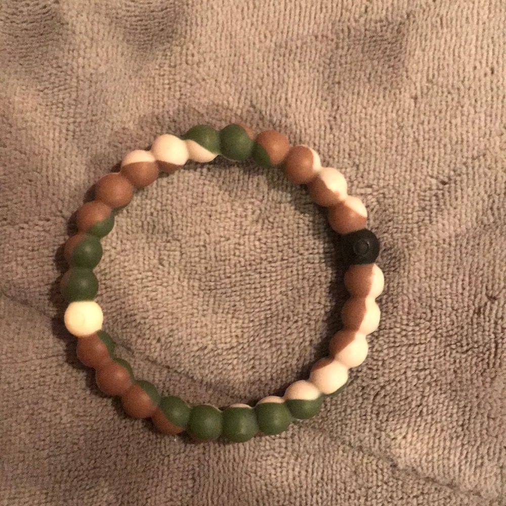 Lokai bracket